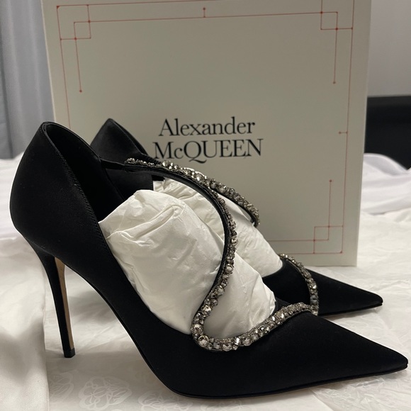 Brand New Alexander McQueen Crystal Pumps - Picture 2 of 15